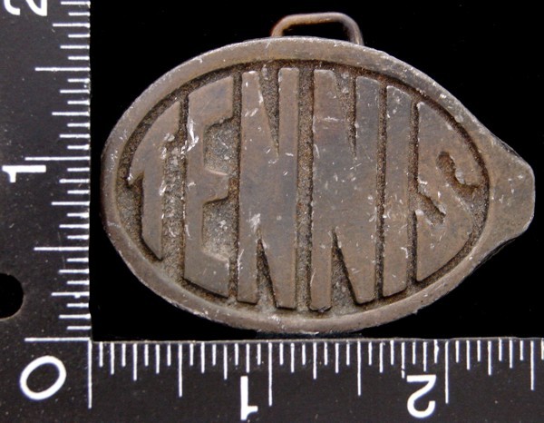 MG10111 VINTAGE ***TENNIS*** OVAL DESIGN BRASSTONE BELT BUCKLE