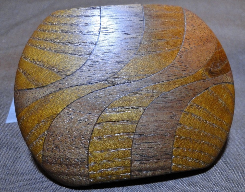 Belt Buckle – Wood with Swirled Insert – Signed RVS – 3 »x2 » – 1D