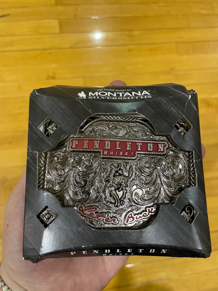 2019 Pendleton Whisky Belt Buckle Let&rsquo;er Buck Montana Silversmiths – RARE