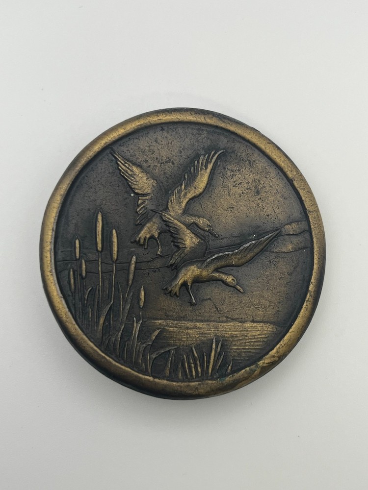 Vintage Indiana Metal Craft 1976 B97 Ducks / Geese over Pond Brass Belt Buckle