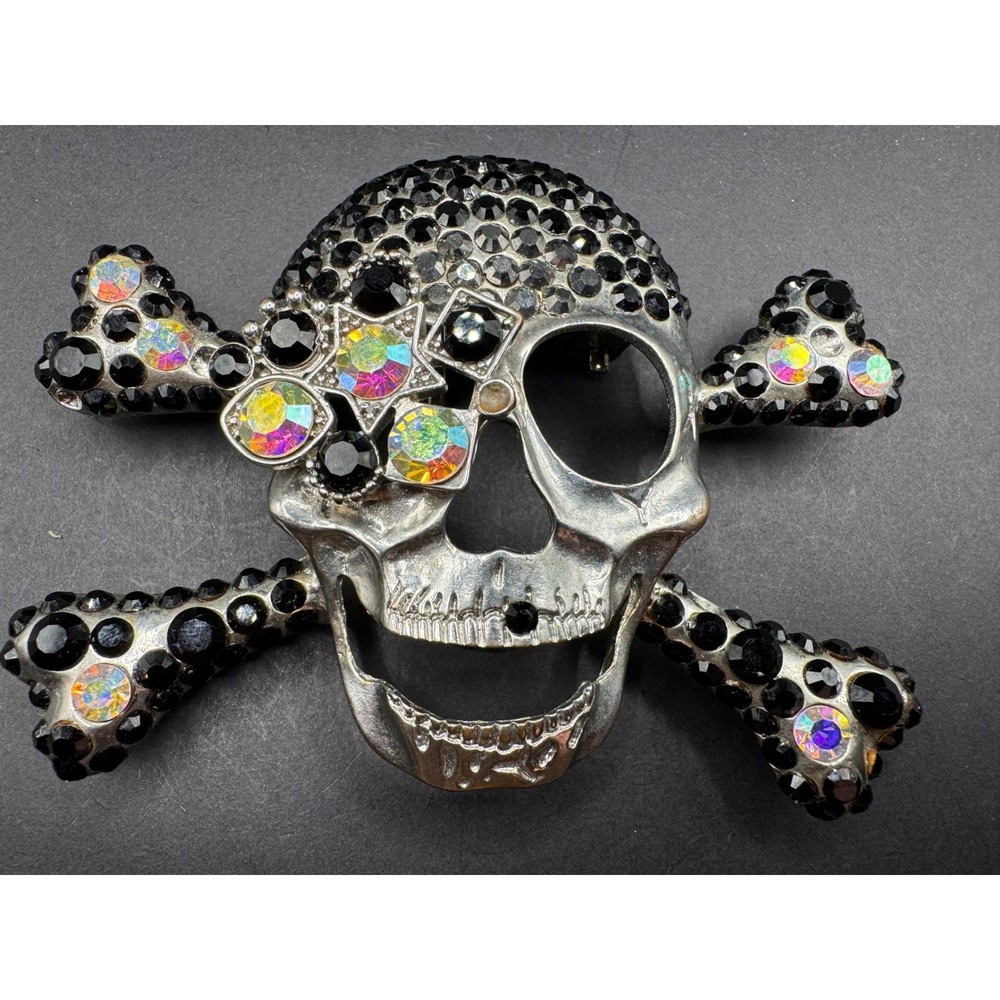 Pirate Skull Head Crossbones with Rhinestone Accent Gothic Punk Belt Buckle