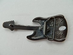 ELECTRIC GUITAR BELT BUCKLE, ZINC ALLOY, BRASS COLOR, 5.5&Prime;, 3D SCULPTED DESIGN