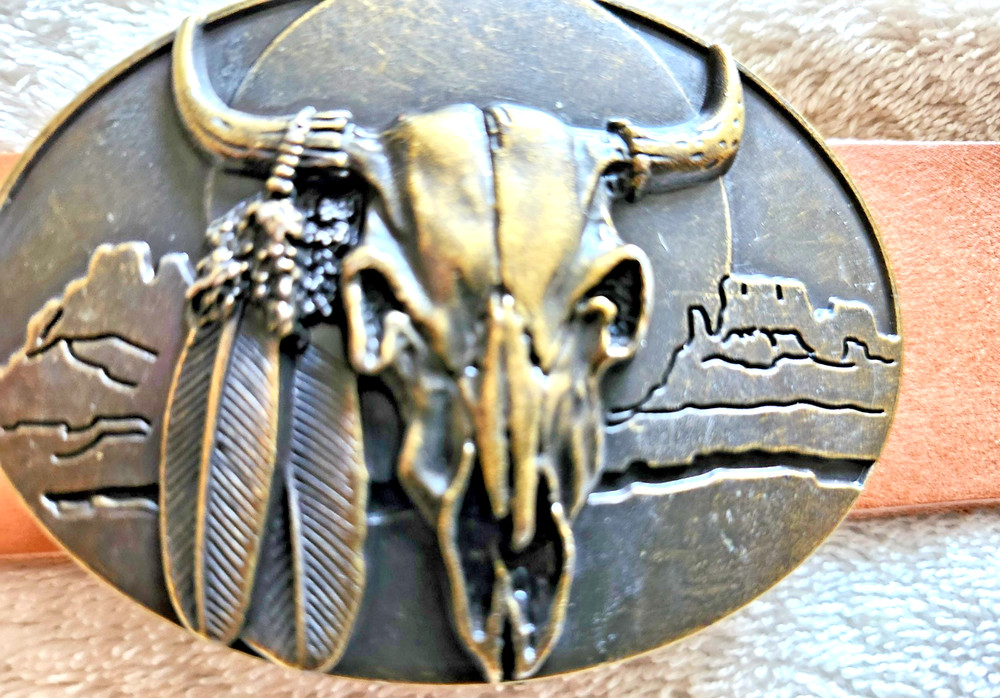 BELT BUCKEL ~ Western Style Apache desert motief