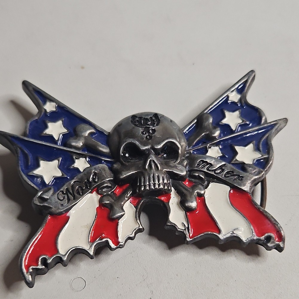 Men&rsquo;s Belt Buckle Skull Crossbones Red White Blue Biker Flag