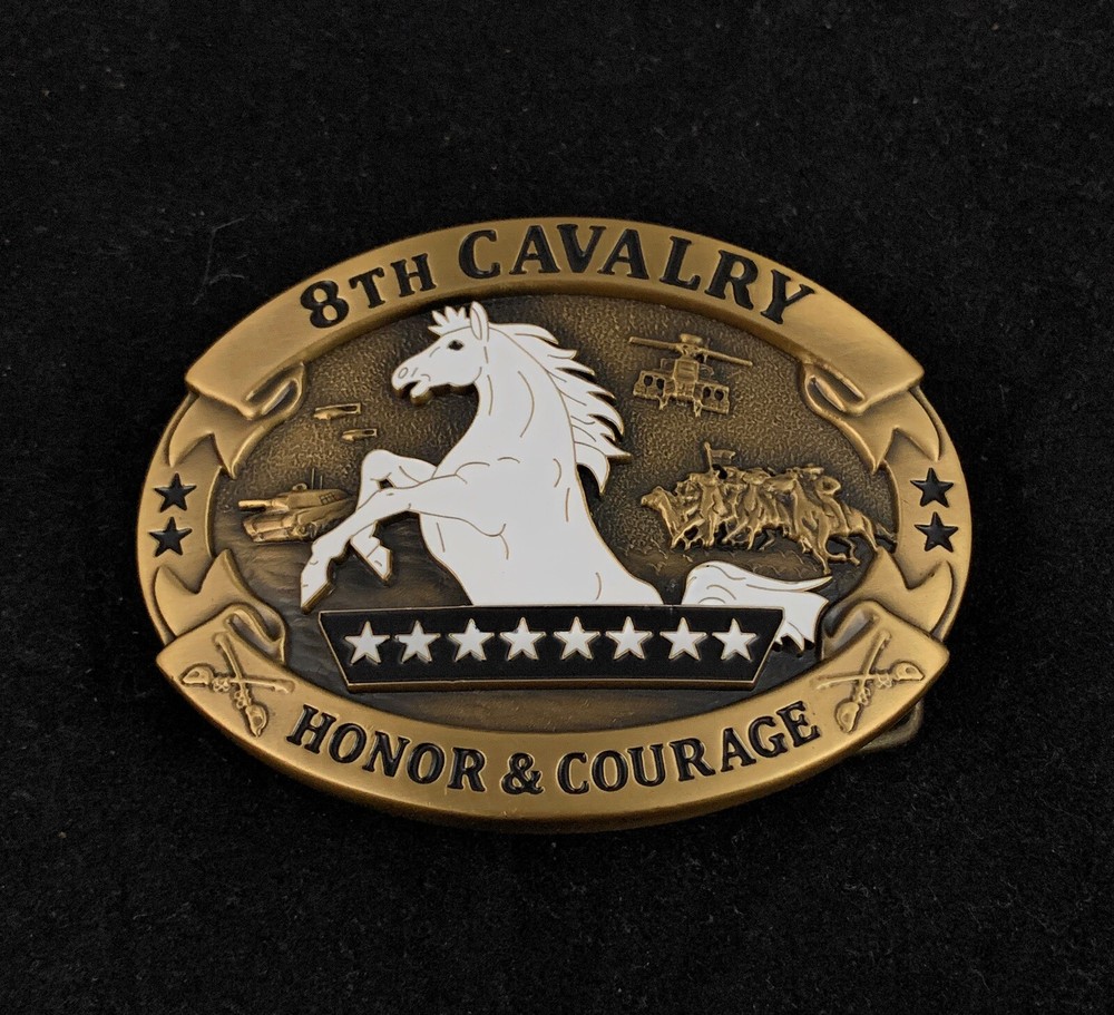🌟US Army 8th Cavalry Regiment, Honor & Courage Crest Insignia Brass Belt Buckle