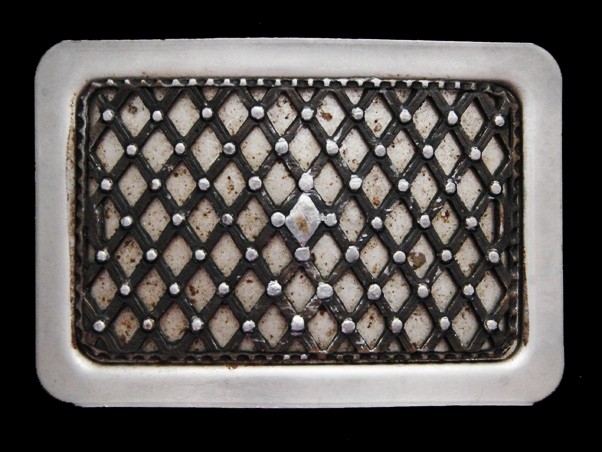MH09114 VINTAGE 1970s CROSSHATCH PATTERN FASHION BELT BUCKLE