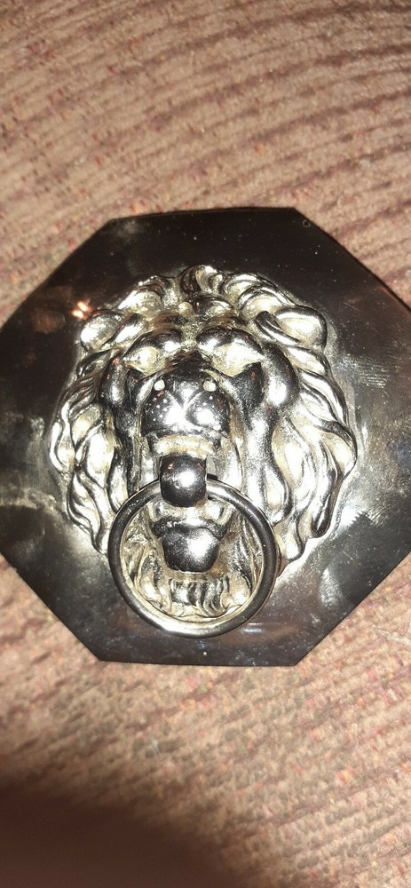 VINTAGE CHROME COLOR OLD SOLID LION&rsquo;S HEAD DOOR KNOCKER STYLE BUCKLE BELT