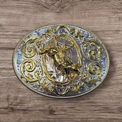 Cowboy Belt Buckle For Man – Bull Rider 4.25&Prime;x3.25&Prime; Silver Tone/Gold