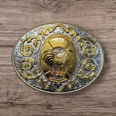 Cowboy Belt Buckle For Man – Horse Shoe/Rooster 4.25&Prime;x3.25&Prime; Silver Tone/Gold
