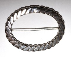Twisted Rope Designed Silver Tone Oval Shaped Belt Buckle 3.25&Prime; Long 2.5&Prime; High
