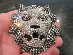 LION&rsquo;S HEAD BELT BUCKLE COVERED IN SPARKLING CRYSTALS HEAVY MISSING CLASP GW-17