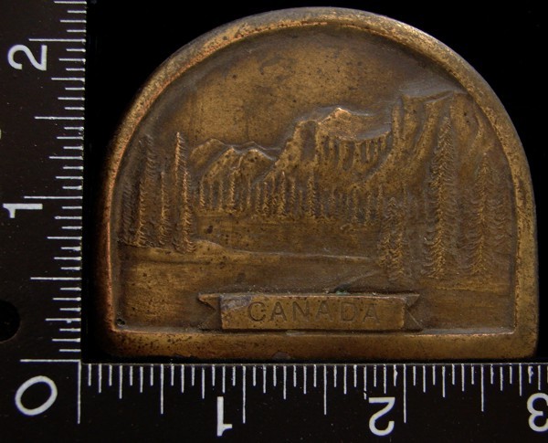 LI24133 VINTAGE 1976 ***CANADA*** FOREST & MOUNTAIN SCENERY BELT BUCKLE