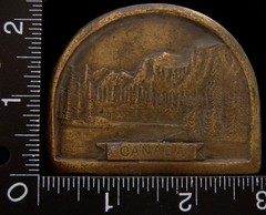 LI24133 VINTAGE 1976 ***CANADA*** FOREST & MOUNTAIN SCENERY BELT BUCKLE