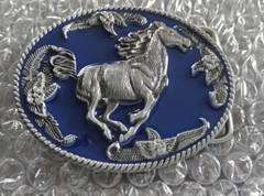 HORSE RUNNING GALLOPING WESTERN FLORAL FLOWER THEME DESIGN BLUE BELT BUCKLE