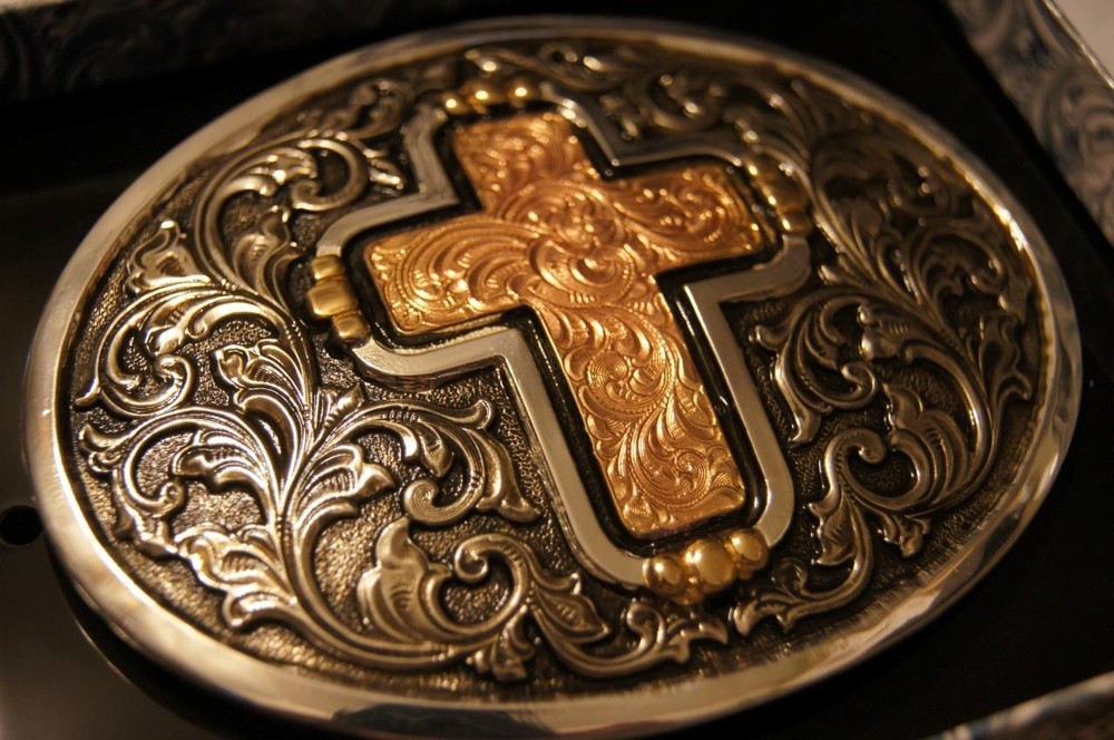 Crumrine Western Belt Buckle Cross Oval silver and Gold tone C10010