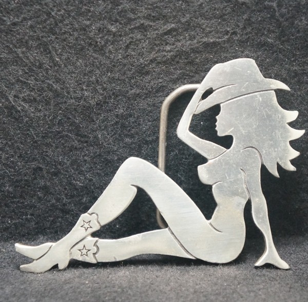 XE11116 VINTAGE 2005 CUT-OUT *NUDE COWGIRL* ARTWORK MENS SILVERTONE BELT BUCKLE