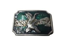 Vintage Silver and Green Men&rsquo;s Metal Belt Buckle with Two Flying Ducks on it