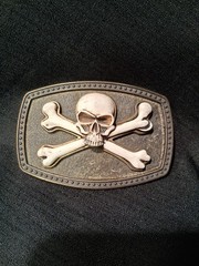 SKULL & CROSSBONES JOLLY ROGER BELT BUCKLE W/ RAISED SKULL & BONES 41/2 BY 3 IN