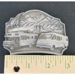 Siskiyou 1987 Vintage RV Motorhome Mountain Scene Belt Buckle L-50 Silver Pewter