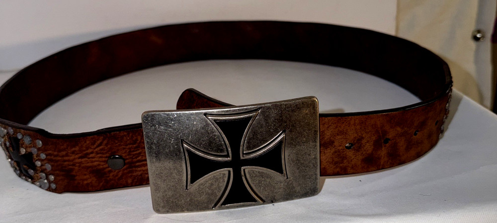 Ariat Embossed Sample Belt W/Iron Cross Belt Buckle Silver Black Never worn