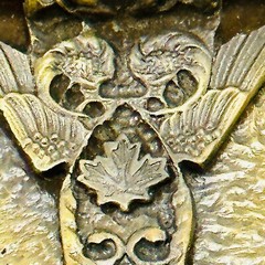 Belt Buckle Round Antique Finish Brass for 1 3/4 Inch Belt Canadian Wings Emblem