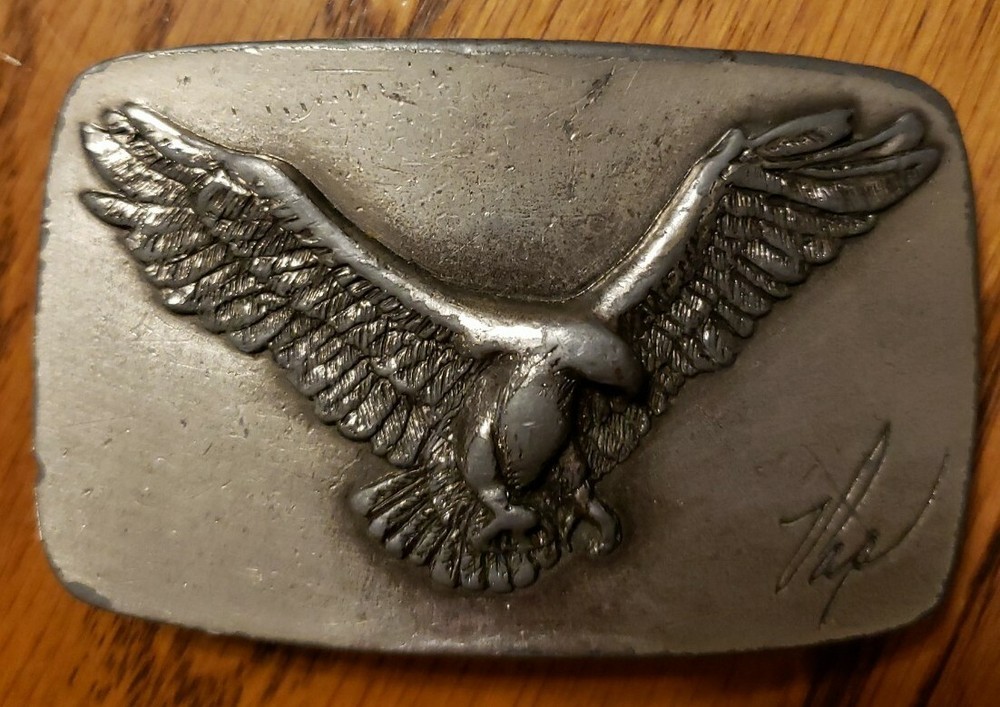 VTG METAL EAGLE BELT BUCKLE &rsquo;77 LEWIS CORP. , PALATINE IL SIGNED VAP ON FRONT