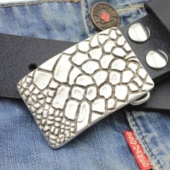 Croco Look Metal Belt Buckle – Textured Design, Elegant & Modern