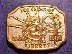 Goldtone Metal Statue of Liberty Belt Buckle Men&rsquo;s 2 3/4&Prime; X 3 1/2&Prime;