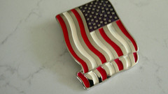 VTG. American Flag Stars & Stripes Metal Belt Buckle