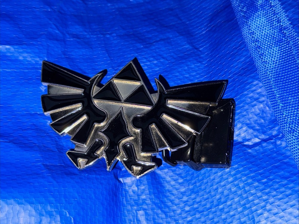 The Lengend of Zelda Twilight Princess Triforce Logo Belt Buckle 2011 – Nintendo