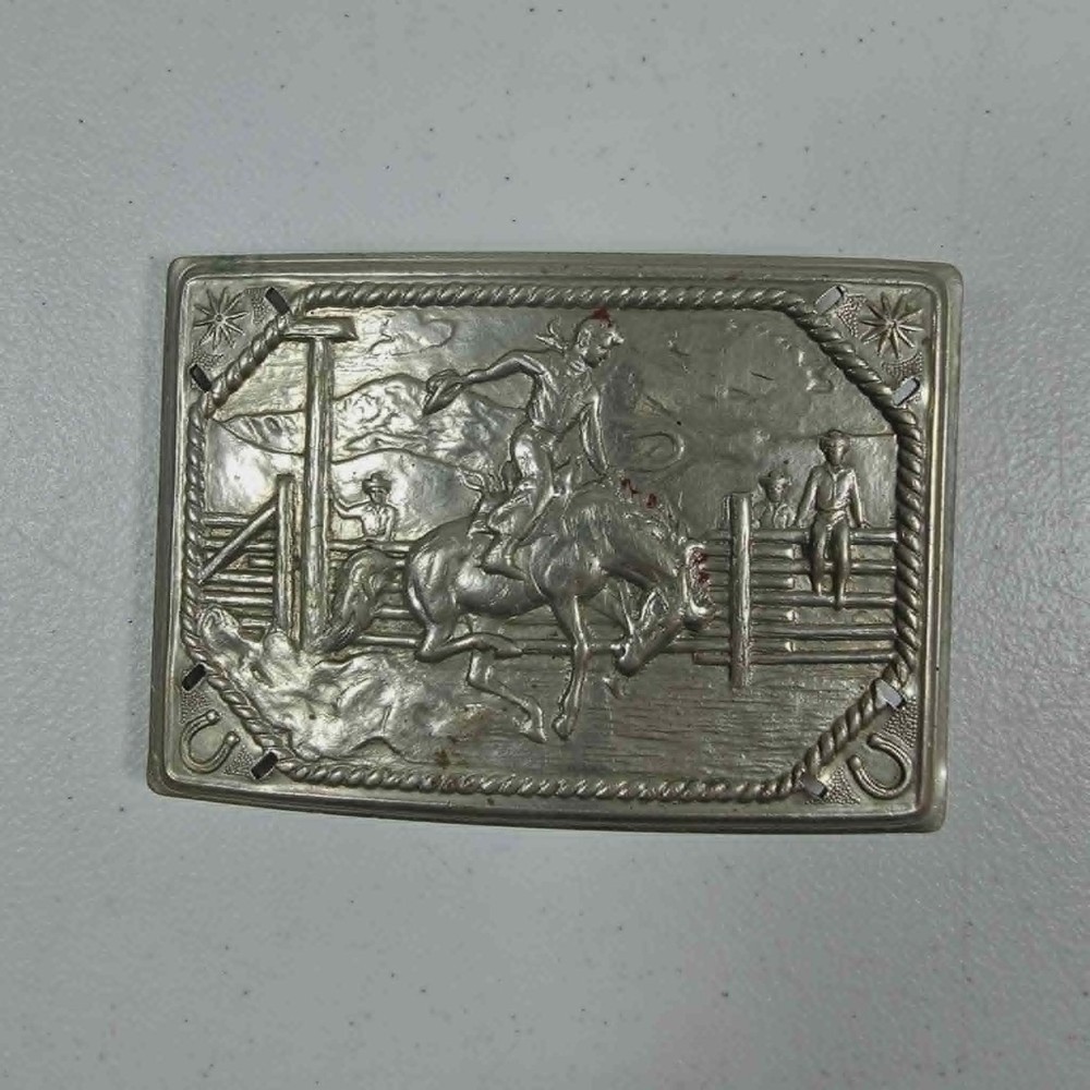 BELT BUCKLE VTG BRONCO WESTERN RODEO HORSE COWBOY SILVER IN COLOR RECTANGLE