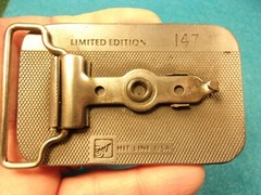 MINT CONDITION VTG MEN&rsquo;S « LEAR FAN (JET) 2100 » BELT BUCKLE – PEWTER? & ACRYLIC?