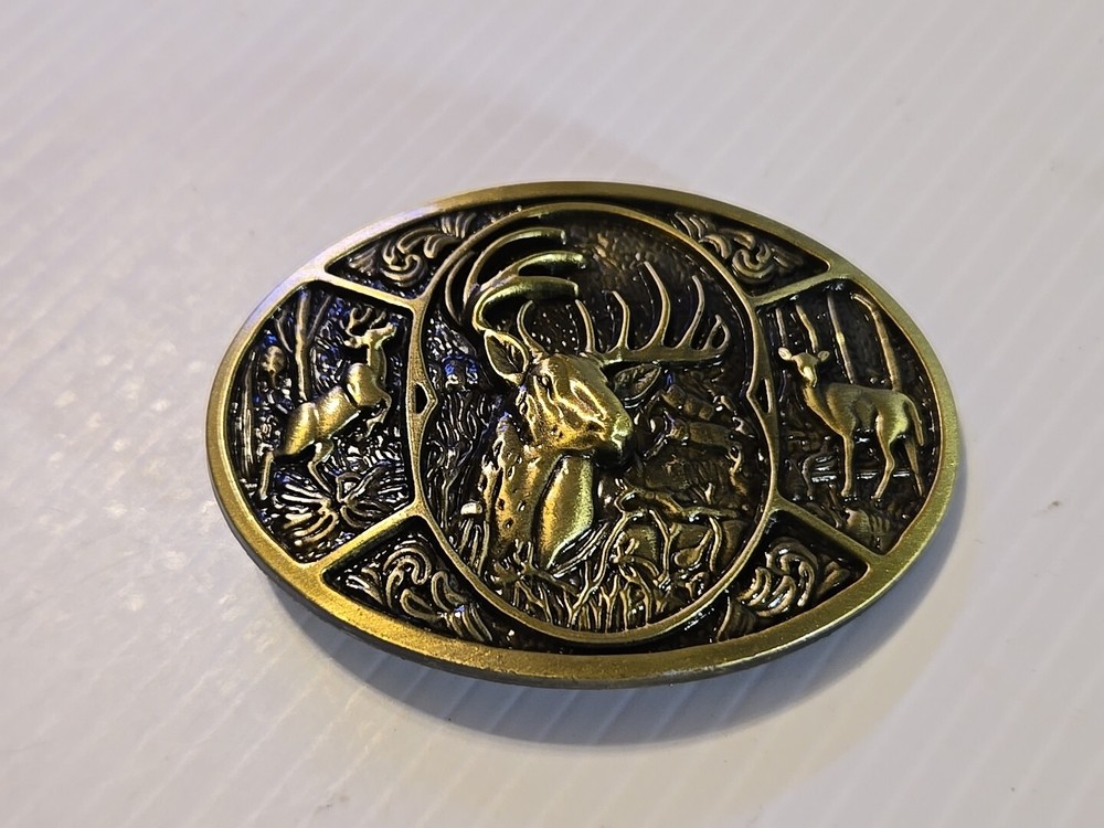 DEER HUNTING BUCK HUNTER Metal Belt Buckle (BRASS LOOKING)