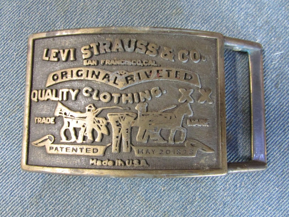 Vintage 1970s LEVI STRAUSS CO Brass Belt BUCKLE with GREAT GRAPHICS !!