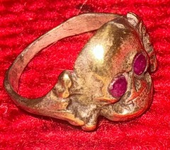 MEMONTO MORI – .925 Ring, Handmade, Eye Rubies! Size ~7.