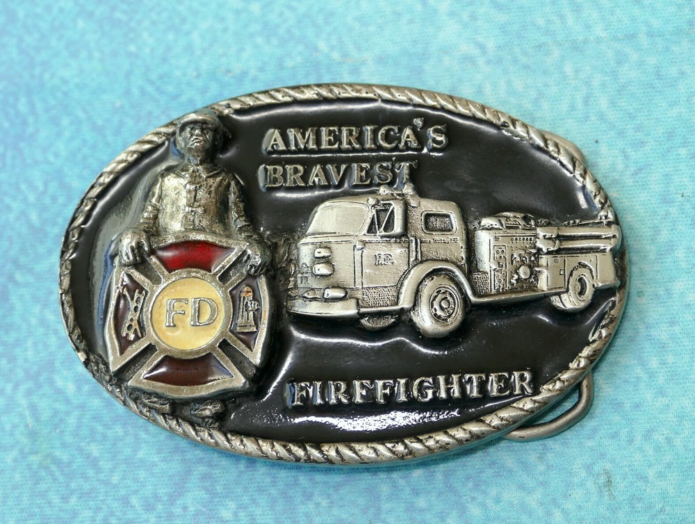 AMERICA&rsquo;S BRAVEST FIRE FIGHTER Belt Buckle 1986 FD Fire Truck Blk Red Enamel Fin