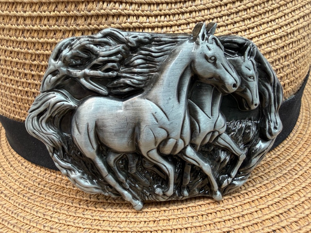 Antiqued Silver Retro Running Horse Western Belt Buckle