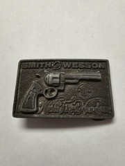 VINTAGE SMITH & WESSON World&rsquo;s Finest Handgun Belt Buckle Brass Pewter #811