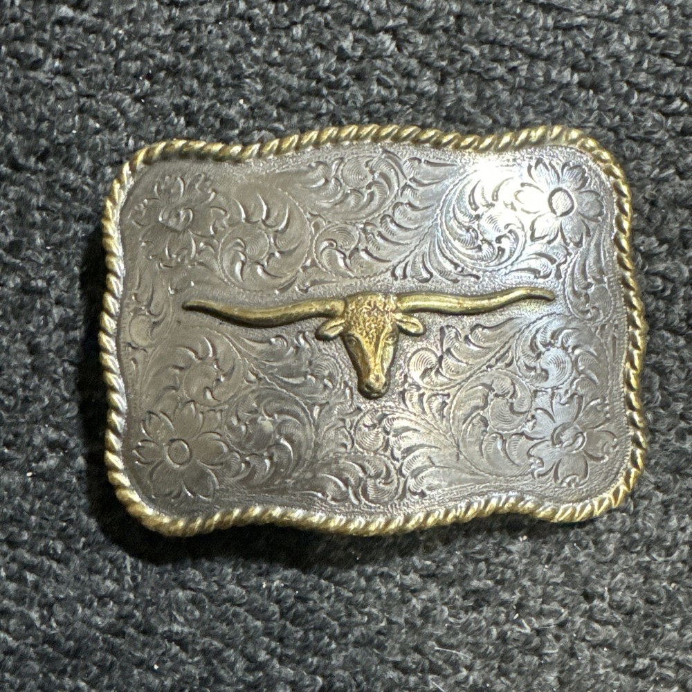 WESTERN STYLE BELT BUCKLE WITH LONGHORN IN THE CENTER 1995 4×3”
