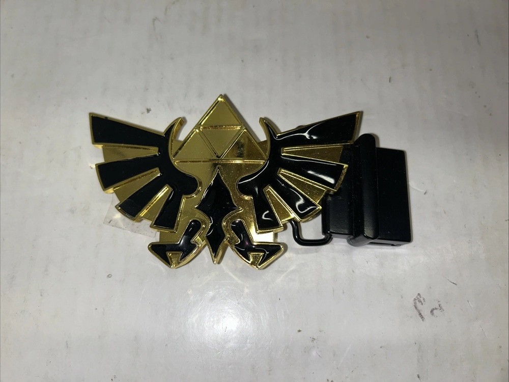 THE LEGEND OF ZELDA Black and Gold Triforce 2014 Nintendo gamers BELT BUCKLE