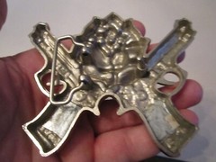 DOUBLE PISTOL WITH ROSE DESIGN BELT BUCKLE WITH CRYSTALS – GW-18