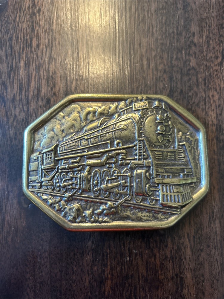 Vintage Avon Train Railroad 3D Brass Metal Belt Buckle Locomotive Excellent