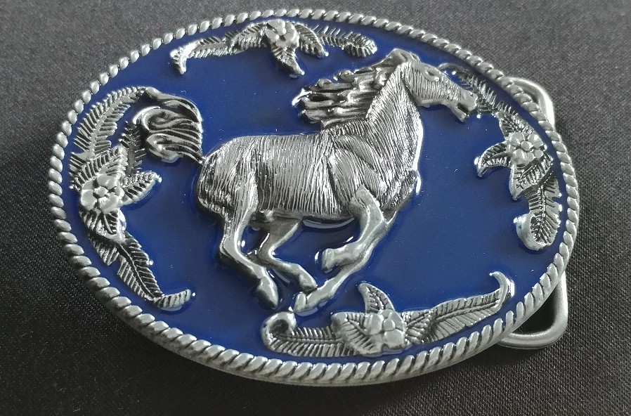 HORSE RUNNING GALLOPING WESTERN FLORAL FLOWER THEME DESIGN BLUE BELT BUCKLE