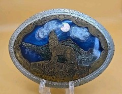 ALASKAN HOWLING WOLF MOONLIGHT BRASS & SILVER BELT BUCKLE BLUE PEARL RESIN INLAY