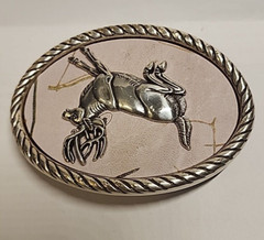 Nocona Belt Buckle Camo Deer Rope Edge Silver Tone Oval Leaping White Tail