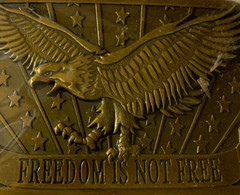 2014 Sponsor « Freedom Is Not Free » Brass Belt Buckle Patriotic Eagle