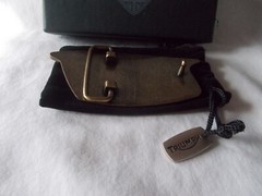 GENUINE~TRIUMPH~BONNEVILLE~TANK~BADGE~BELT BUCKLE~MOTORCYCLE~OLD STOCK~ORIG. BOX