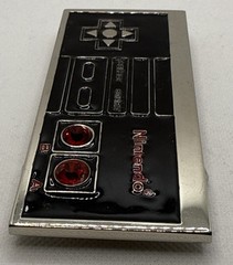 Nintendo NES Controller Belt Buckle Metal Painted 2008 Hot Topic KG