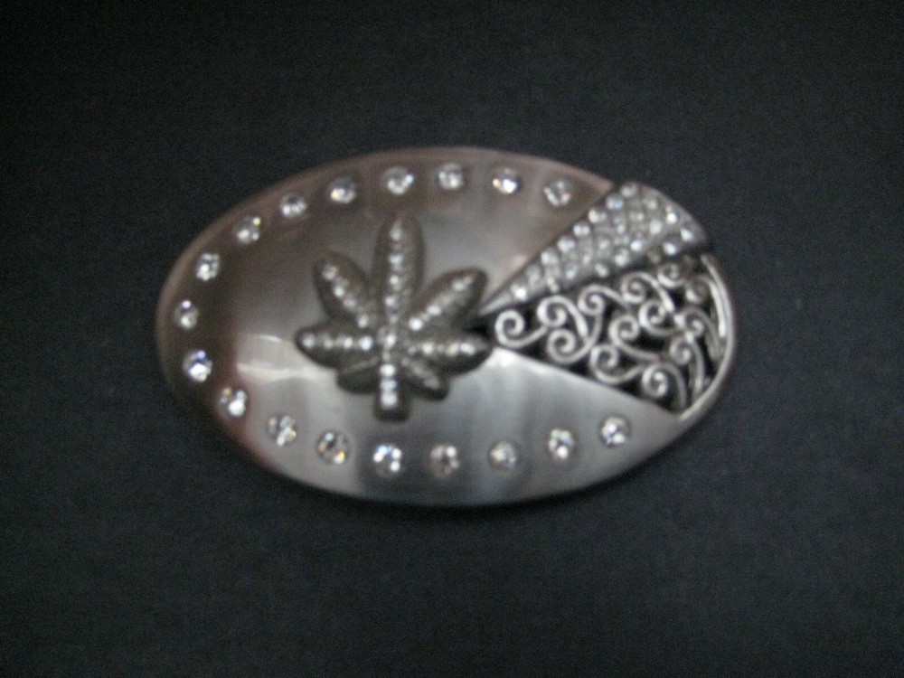 Silver Pot Leaf with with pot Rhinestones Design belt buckle