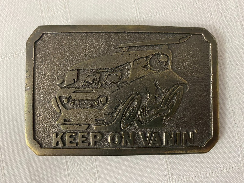 VINTAGE 1975 JAMES LIND KEEP ON VANIN&rsquo; BRASS BELT BUCKLE WYOMING STUDIO ART WORK